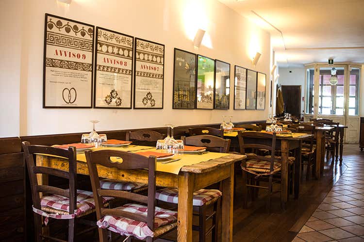Piatti romagnoli e gestione familiare alla Trattoria Sangiovanni di Rimini Piatti romagnoli e gestione familiare alla Trattoria Sangiovanni di Rimini