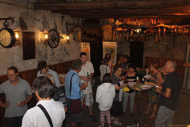 Piatti tipici e tradizioni locali Le feste popolari d'autunno in Ticino Piatti tipici e tradizioni locali Le feste popolari d'autunno in Ticino