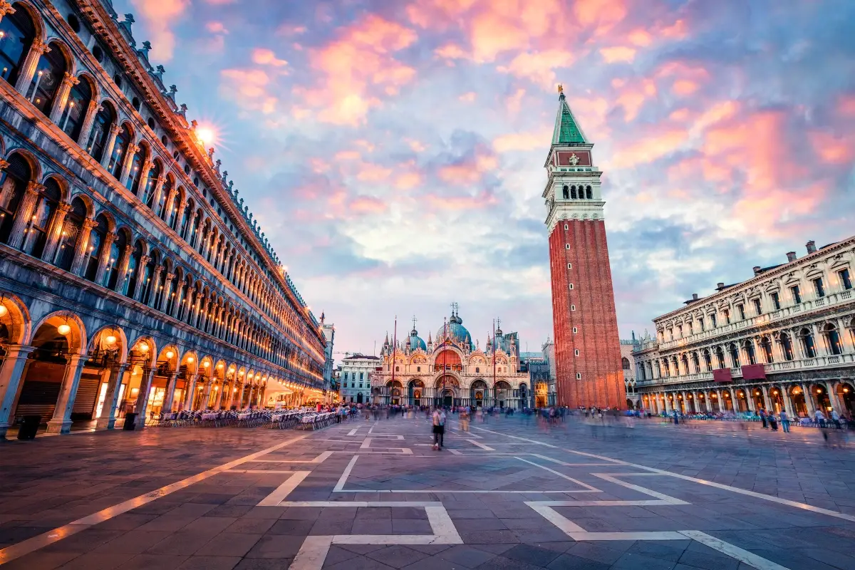 Piazza San Marco Venezia Venezia: in piazza San Marco il primo caff&egrave; cinese