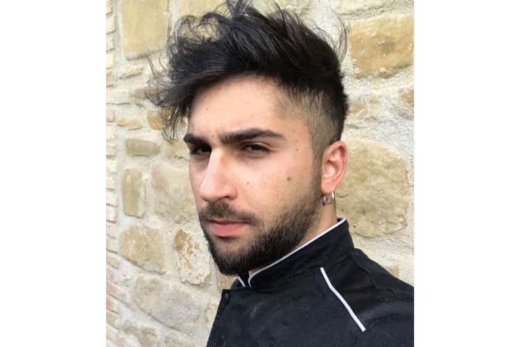 Pierluigi Uriani (Pierluigi Uriani, il cuoco fotografo Dalla gavetta alla brigata di Paciaroni)