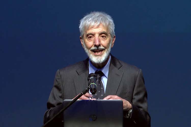 Piero Bianucci - Bianucci: Il virus un bagno d’umiltà Uniamoci ispirandoci all’Apollo 8