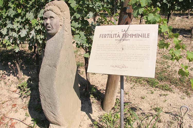 Il sentiero che porta alla cantina - Una collezione di Pietre Magiche per i Langhe Doc di Vigna Magica