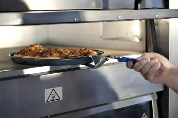 PInza per teglie prodotta da Gi.Metal Pizza in teglia: un classico che sa essere contemporaneo