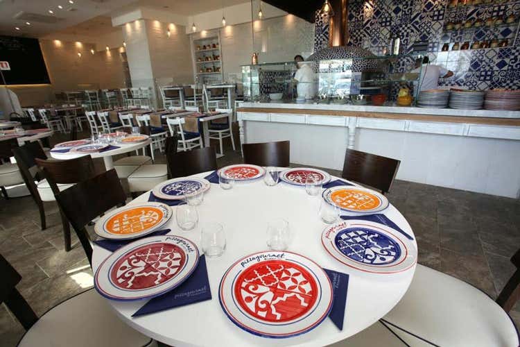 Pizza Gourmet, a Napoli in famiglia  Giuseppe Vesi sforna con l'erede Simone