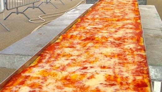 A Napoli la pizza più lunga del mondo 
per sostenere la candidatura Unesco