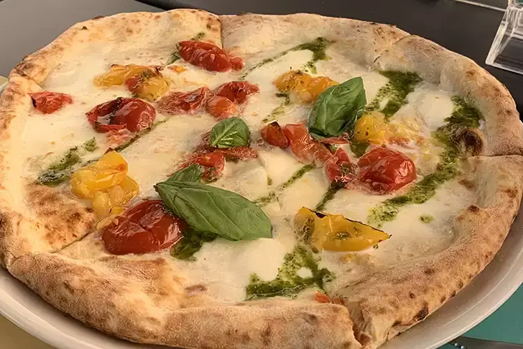 La pizza Vurria Napoletana, ma con un&rsquo;anima di Aloe Vera