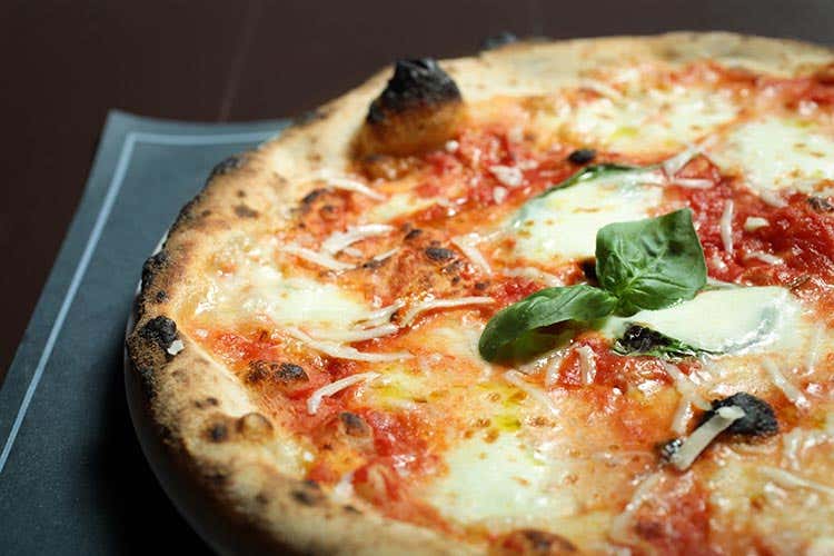 (Pizza, birra e motori Un format vincente da Officina a Roma) (Pizza, birra e motori Un format vincente da Officina a Roma)