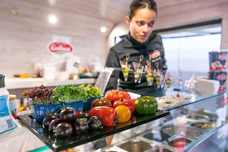 Attesi oltre 90 esperti per analizzare nuove tendenze come il vegetariano e il vegano e la sostenibilit&agrave; del sistema alimentare (Pizza, snack e cucina giapponese A Parigi 3 eventi dedicati)