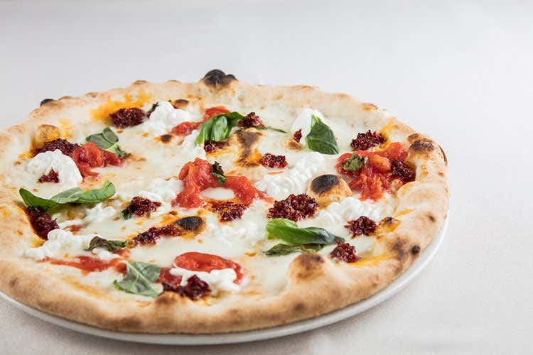 (Pizza social alla Triennale di Milano Amicizia e abbinamenti gourmet)