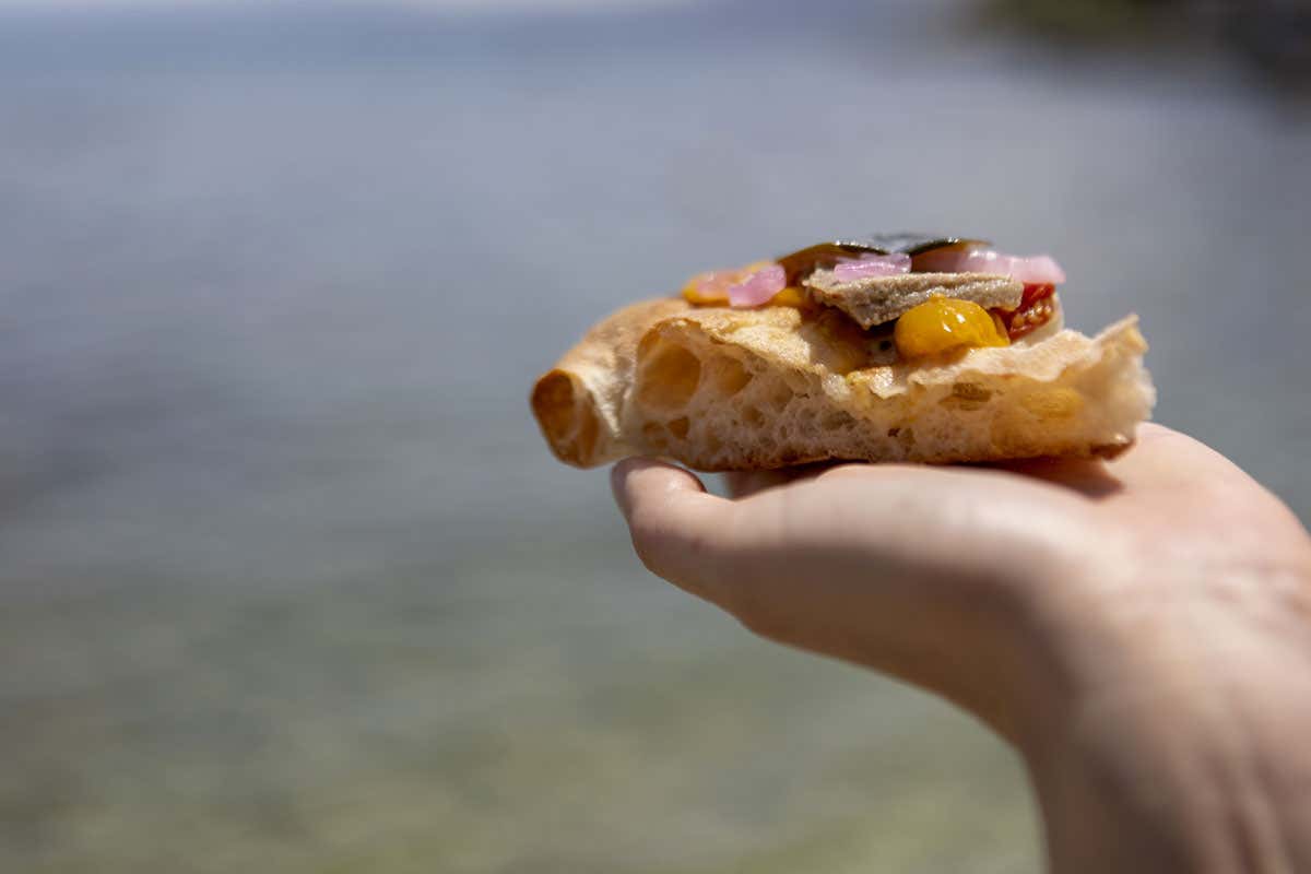 I cinque cibi più amati dagli italiani in spiaggia durante l'estate I cinque cibi più amati dagli italiani in spiaggia durante l'estate