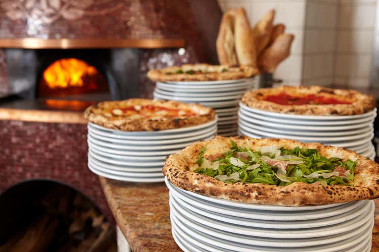 (Pizzaioli italiani all’estero, che eroi Rispettare tradizione e diverse culture)