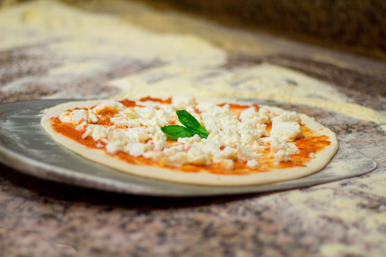 Pizzaioli italiani all’estero, che “eroi” Mixano cultura tricolore e gusti locali