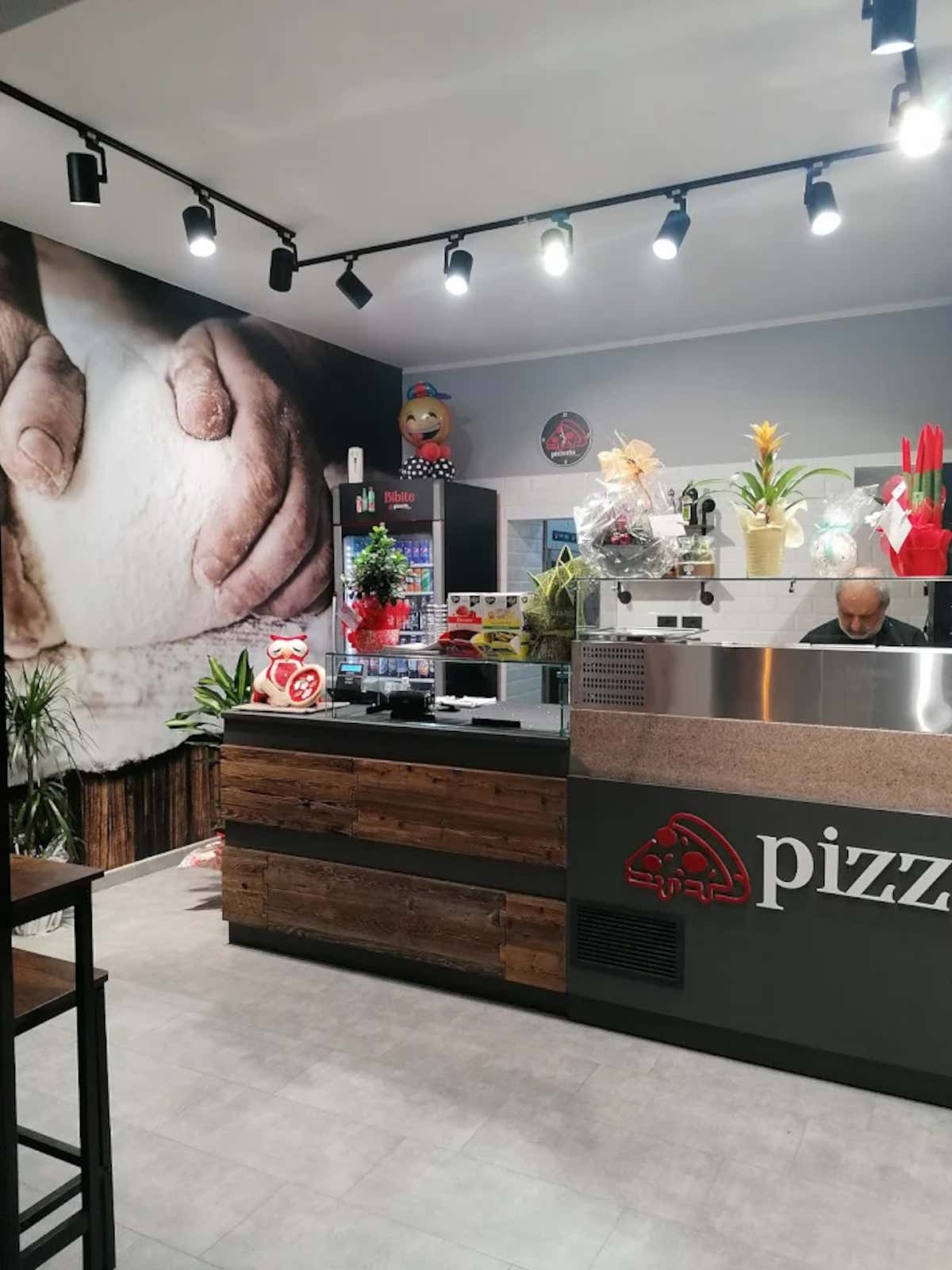 Gli interni della Pizzeria Anna dal 1989