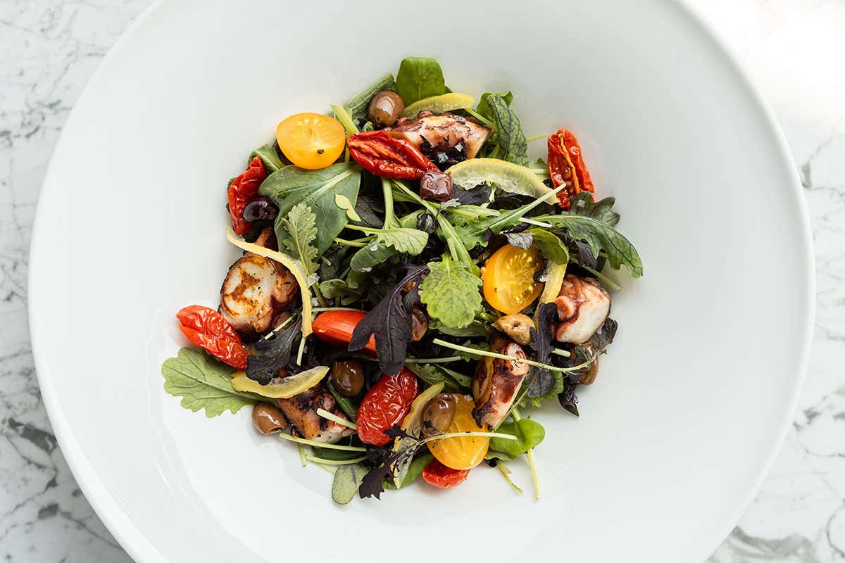 Insalata mediterranea con polpo e olive taggiasche