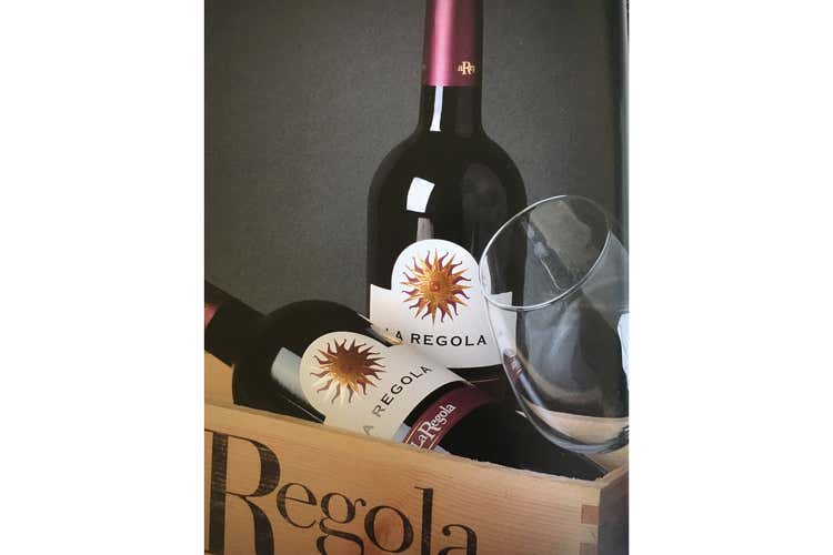 Podere La Regola, 3ª generazione Il vino tra natura, uomo e arte Podere La Regola, 3ª generazione Il vino tra natura, uomo e arte