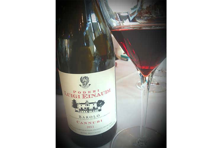 Poderi Einaudi, tra vino e ospitalit&agrave; Amore per la terra da quattro generazioni