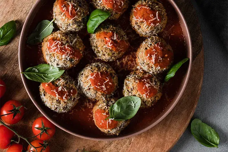 Polpette di lenticchie al sugo di pomodoro Polpette di lenticchie al sugo di pomodoro