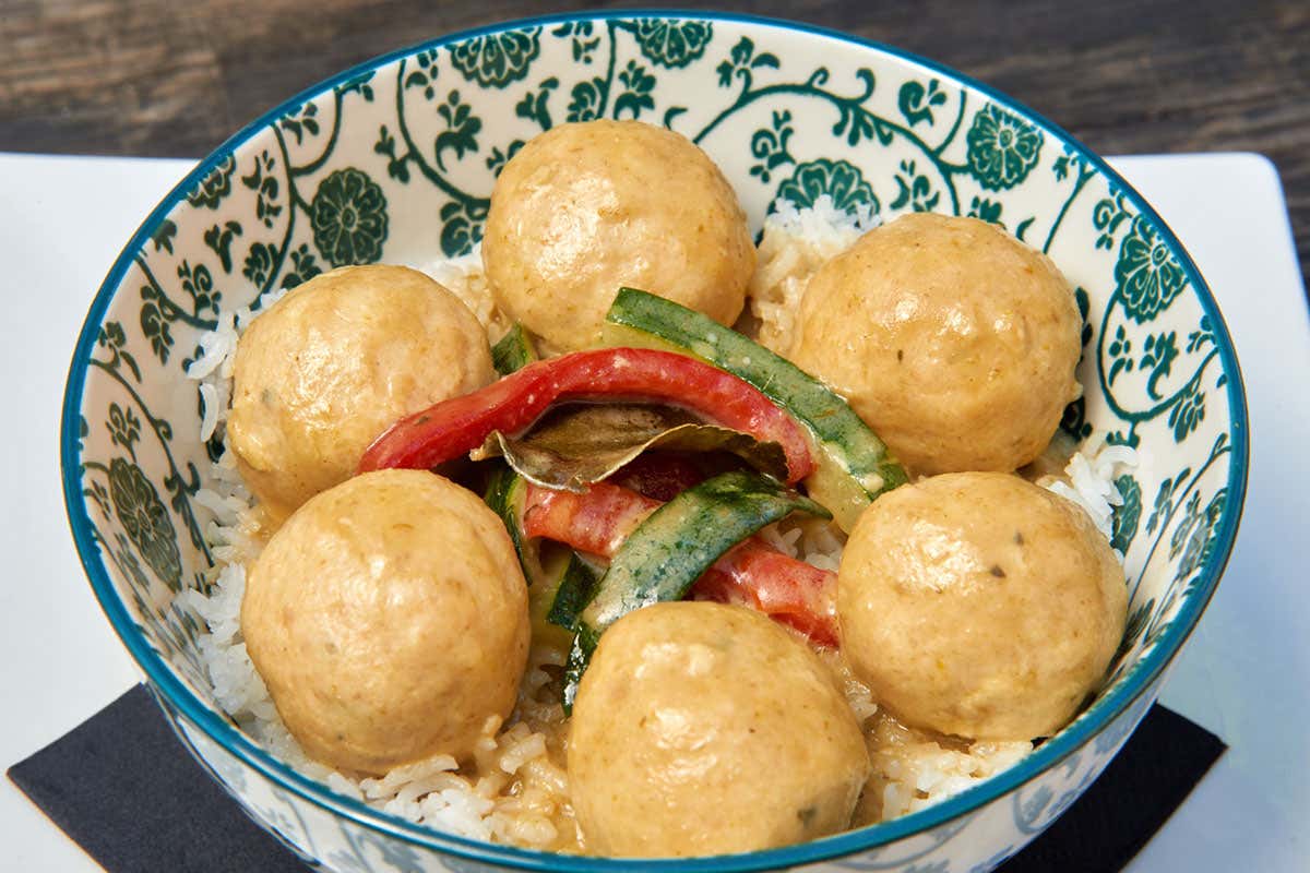 Polpette di gamberi al curry rosso thai Ecco dove mangiare le polpette a Roma e pagarle in criptovalute
