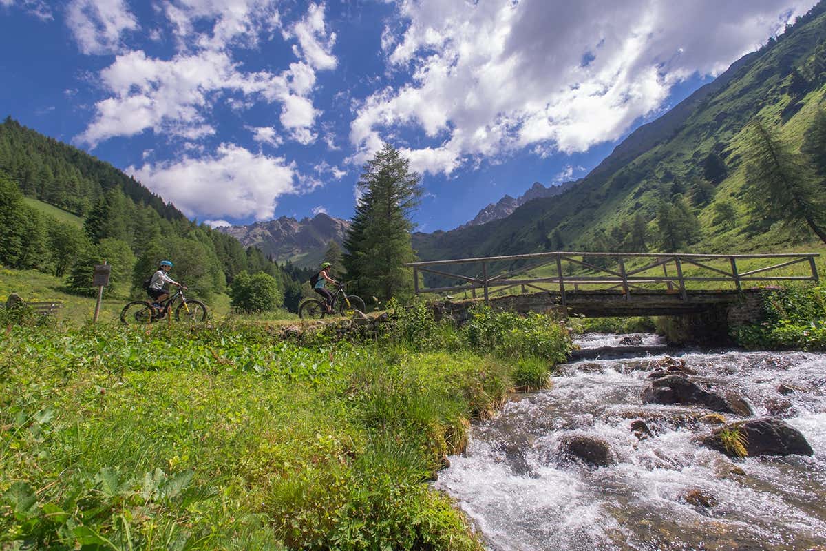 Pontedilegno Tonale. Foto: Mauro Mariottii1 Pedalando senza fretta nei luoghi più incantevoli della provincia di Brescia Pontedilegno Tonale. Foto: Mauro Mariottii1 Pedalando senza fretta nei luoghi più incantevoli della provincia di Brescia