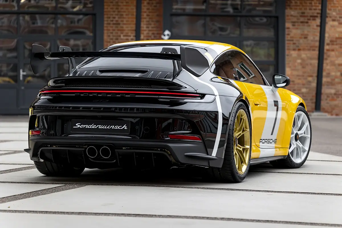 Il primo progetto di auto realizzato nel programma Sonderwunsch L&rsquo;auto dei sogni di Paolo Barilla: la Porsche 911 GT3 come quella che che vinse Le Mans