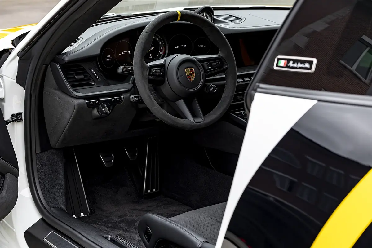 Un dettaglio della nuova Porsche di Paolo Barilla L&rsquo;auto dei sogni di Paolo Barilla: la Porsche 911 GT3 come quella che che vinse Le Mans