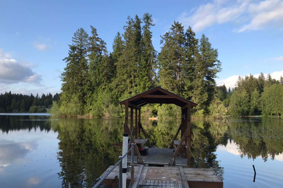 Poulsbo, Washington, Stati Uniti Post Covid e voglia di socializzare? Macché! Isola deserta, da affittare