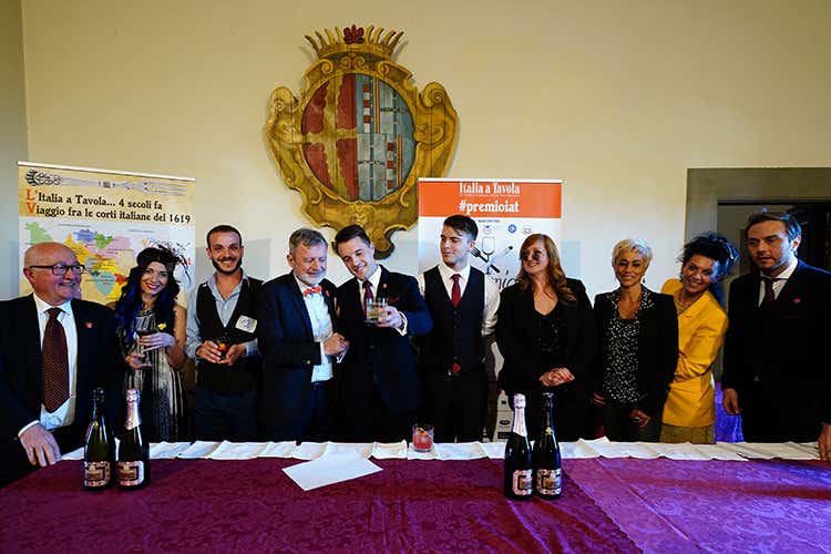 Paolo Baldini, Gianroberta Verde, Roberto Radaelli, Alberto Lupini, Lorenzo Bellieri, Andrea Ferrara, Elena Maria Petrini, Paola Mencarelli, Cinzia Ferro e Alex Siliberto (Il Premio IaT celebra il Negroni A Lorenzo Bellieri il premio del concorso)