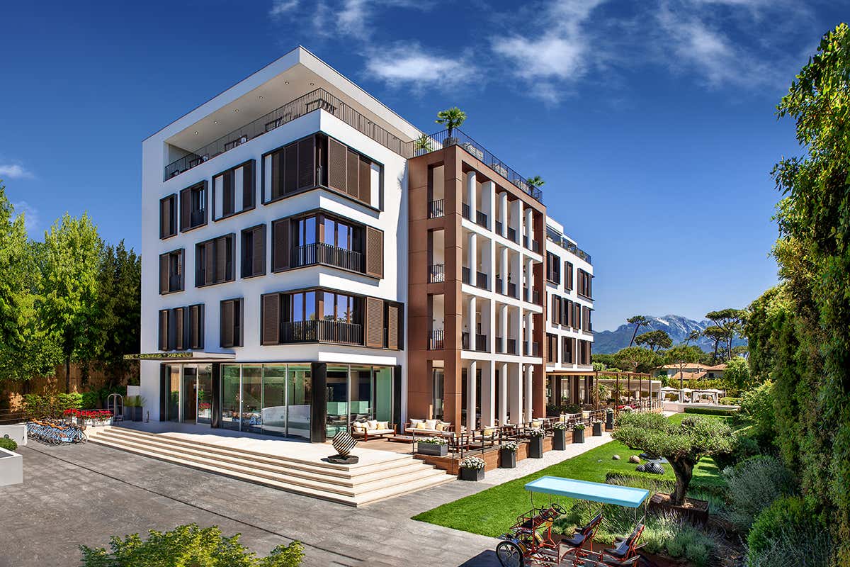 Hotel Principe Forte dei Marmi Splende il Lux Lucis al Forte, tra cucina creativa e on the beach