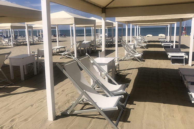 La spiaggia, inclusa nelle tariffe - Più sicurezza al prezzo di sempre al Grand Hotel Principe di Piemonte