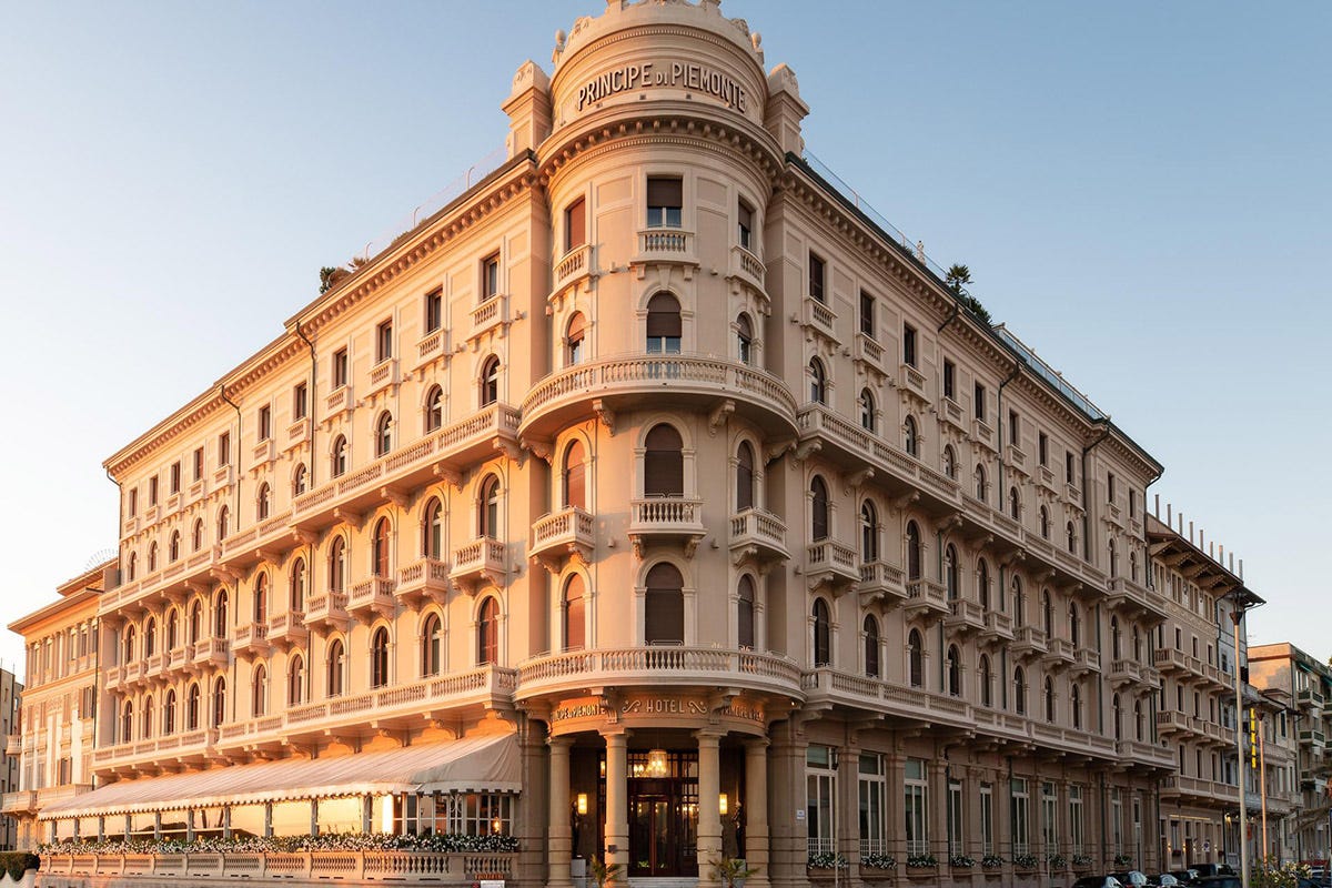 Il Grand Hotel Principe di Piemonte è nato nei primissimi anni Venti Grand Hotel Principe di PiemonteRipartenza con stile e gusto