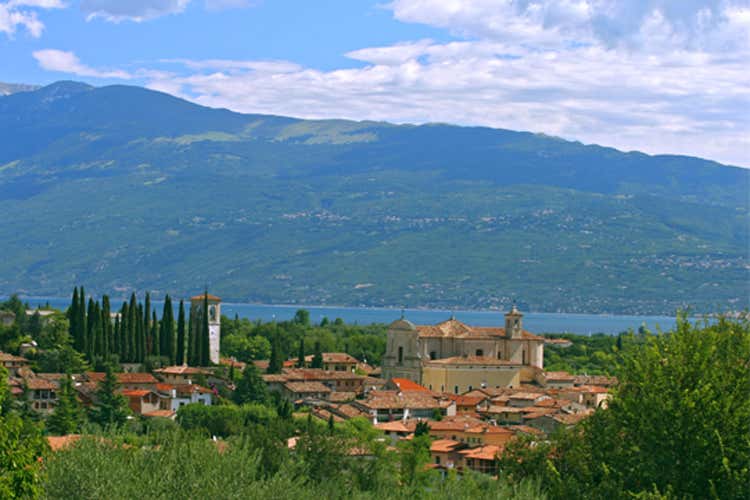 (Profumo di Mosto scopre la Valtenesi Itinerari tra 21 aziende del Consorzio) (Profumo di Mosto scopre la Valtenesi Itinerari tra 21 aziende del Consorzio)