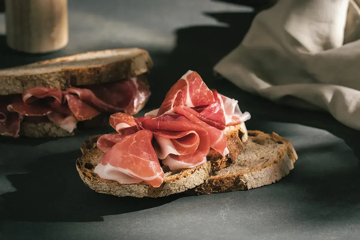 Prosciutto di Carpegna Dop Prosciutto di Carpegna Dop, l&rsquo;origine che fa la differenza e conquista la ristorazione