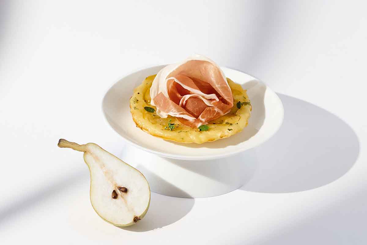 Tatin di pere Williams, Roquefort e Prosciutto di Carpegna Dop