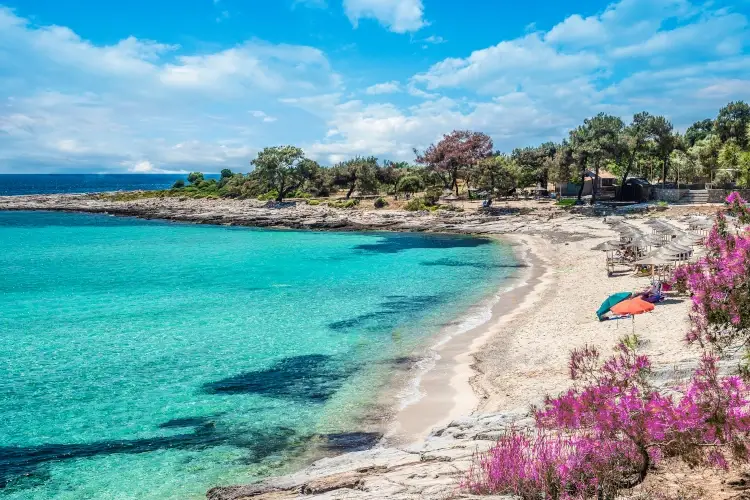 Mare esclusivo? Ecco le 10 baie e spiagge segrete in Europa
