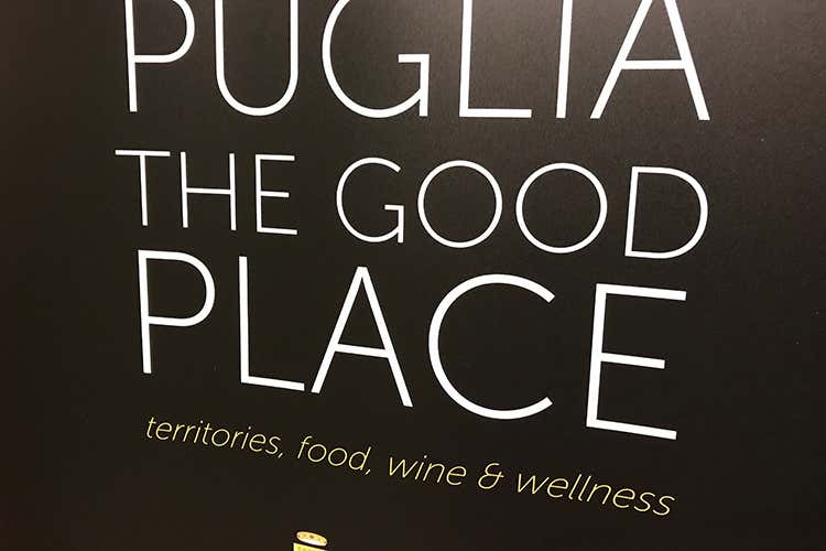 (Puglia the good place Scoprire il territorio sedendosi a tavola) (Puglia the good place Scoprire il territorio sedendosi a tavola)