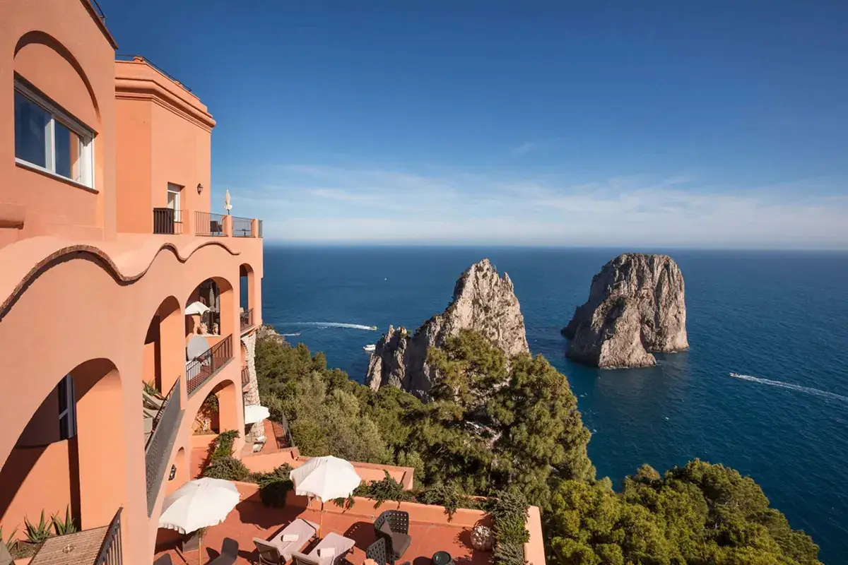A Capri per 48 ore da star: dove dormire, mangiare e quale spiaggia scegliere