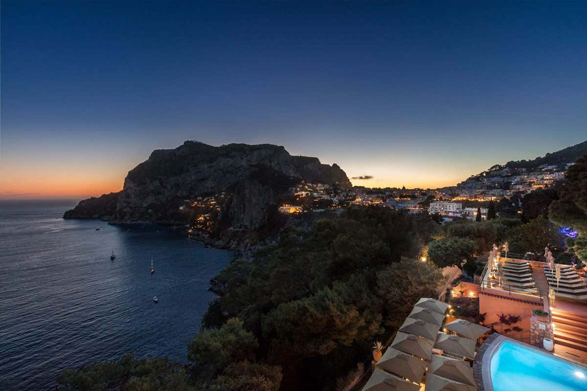 Punta Tragara [[Giro del Golfo in otto giorni]]: Capri conquista con i suoi paesaggi e l’alta cucina