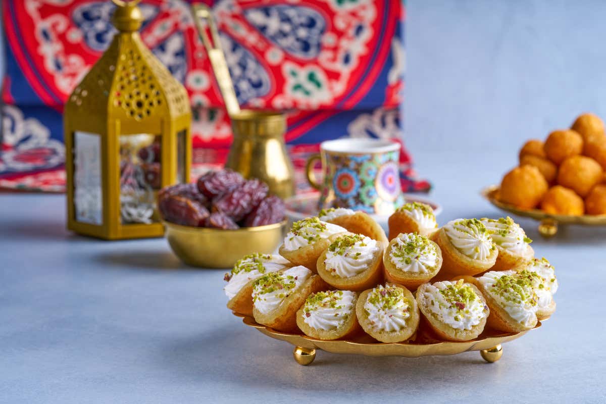 Ramadan a tavola: come funziona, piatti tipici e consigli per mangiare bene