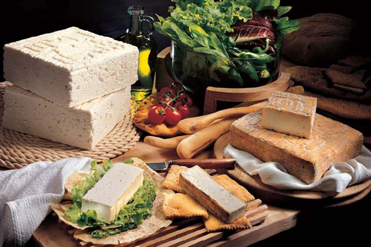 Quartirolo Lombardo Dop &pound;$Sul tagliere dei formaggi...$&pound; Provolone del Monaco, Quartirolo Lombardo, Salva Cremasco