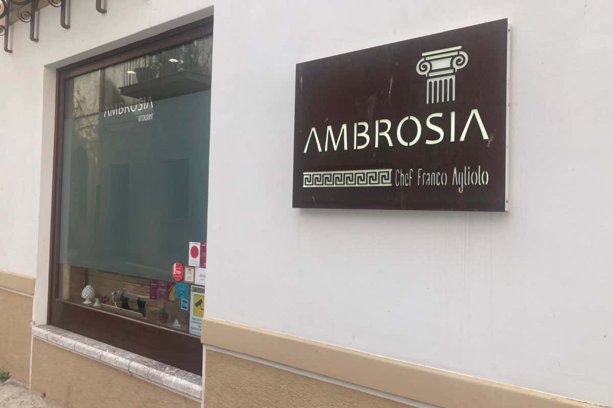 Ambrosia, il ristorante nei Nebrodi che reinterpreta la tradizione senza strappi Ambrosia, il ristorante nei Nebrodi che reinterpreta la tradizione senza strappi