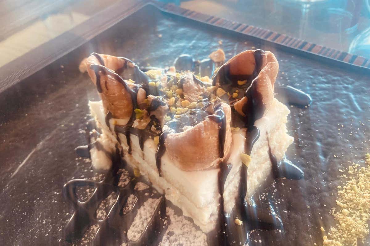 Cucina siciliana con vista: a Brucoli, il ristorante che esalta terroir, mare e creatività Cucina siciliana con vista: a Brucoli, il ristorante che esalta terroir, mare e creatività