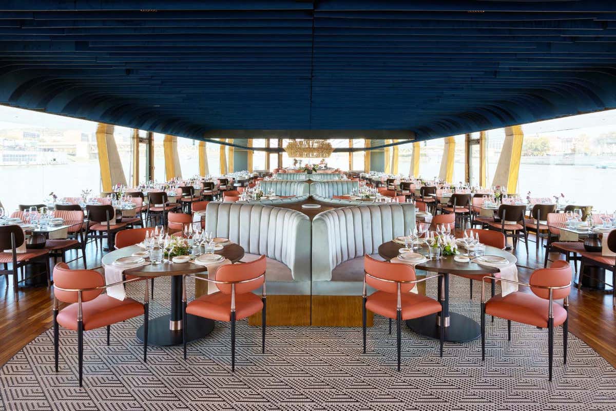 Lusso e sapori sull'acqua a bordo di River Diva, Budapest si specchia nel Danubio