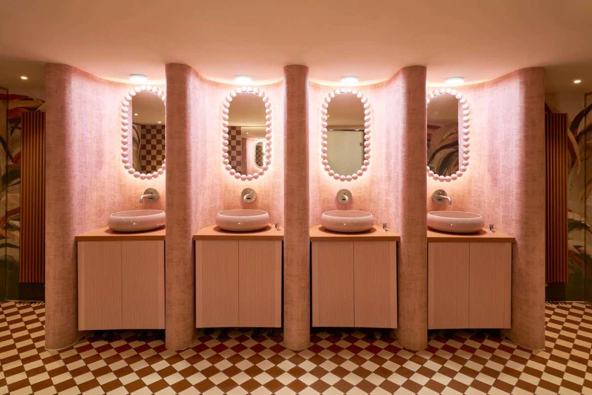 Lusso e sapori sull'acqua a bordo di River Diva, Budapest si specchia nel Danubio