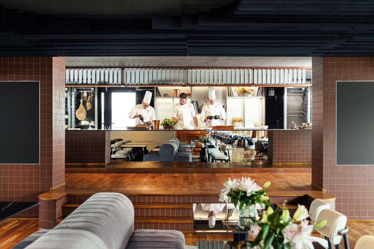 Lusso e sapori sull'acqua a bordo di River Diva, Budapest si specchia nel Danubio