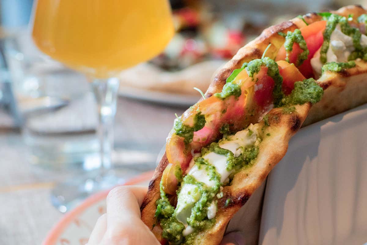 Calzone verticale, scrocchiarella e... dolce: da Eataly la pizza si trasforma