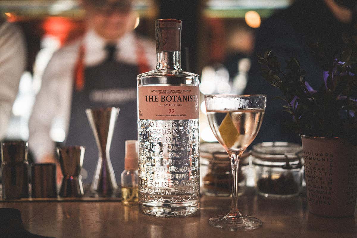 “We look further”, il format sostenibile di The Botanist Gin inizia da Milano