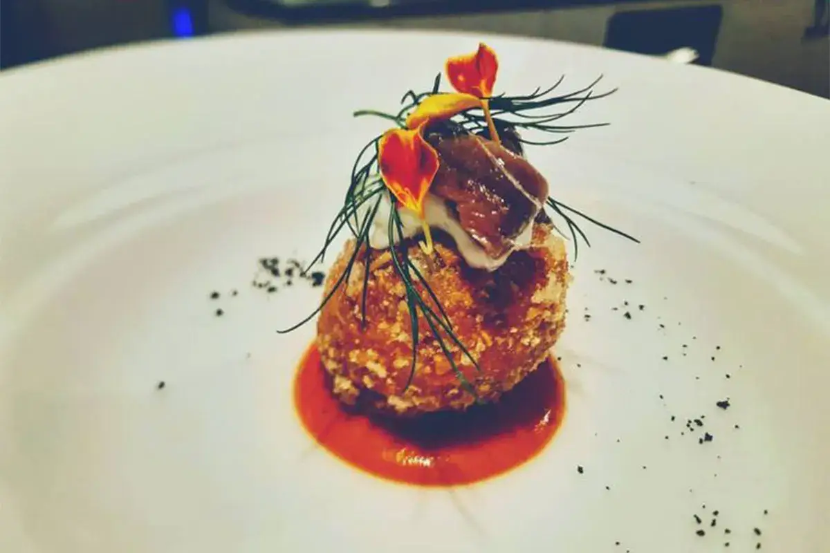 Roch&egrave; di dentice, acciughe del Cantabrico e burrata Roch&egrave; di dentice, acciughe del Cantabrico e burrata