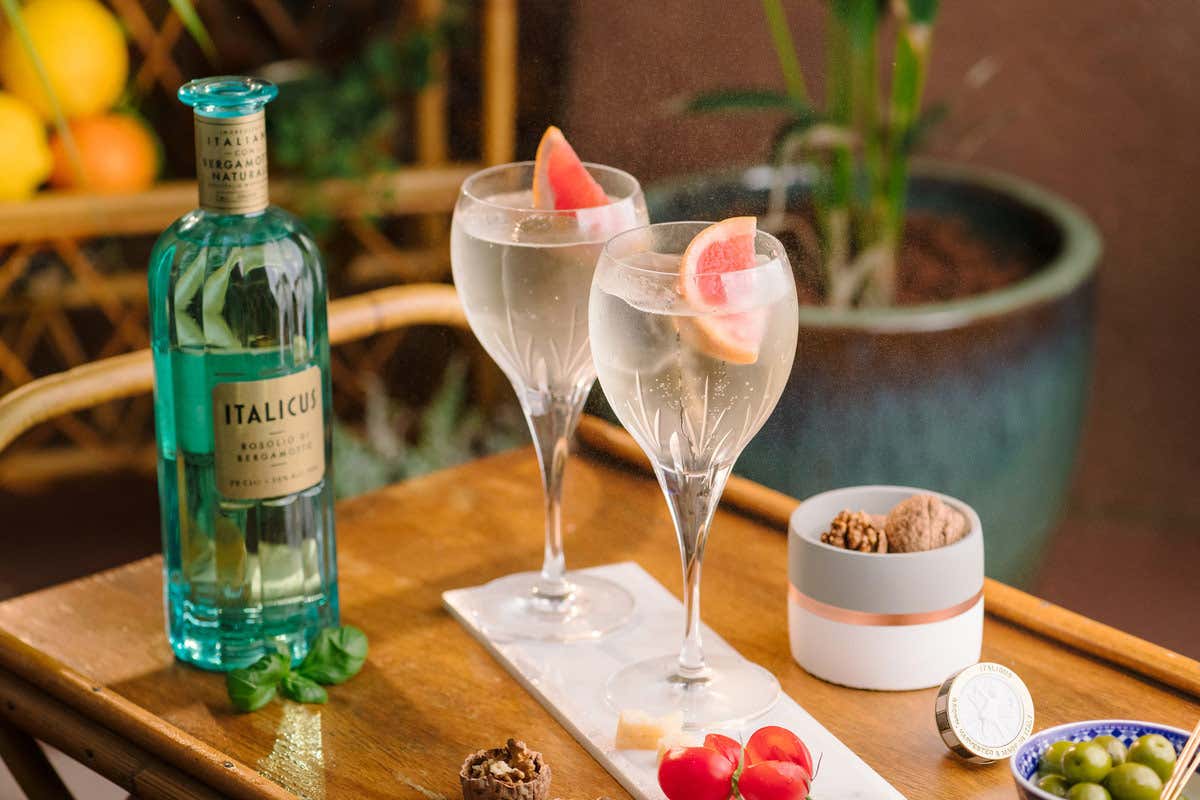 Italicus con Soda e pompelmo Con Italicus Rosolio di bergamotto lo spritz fa ancora pi&ugrave; tendenza