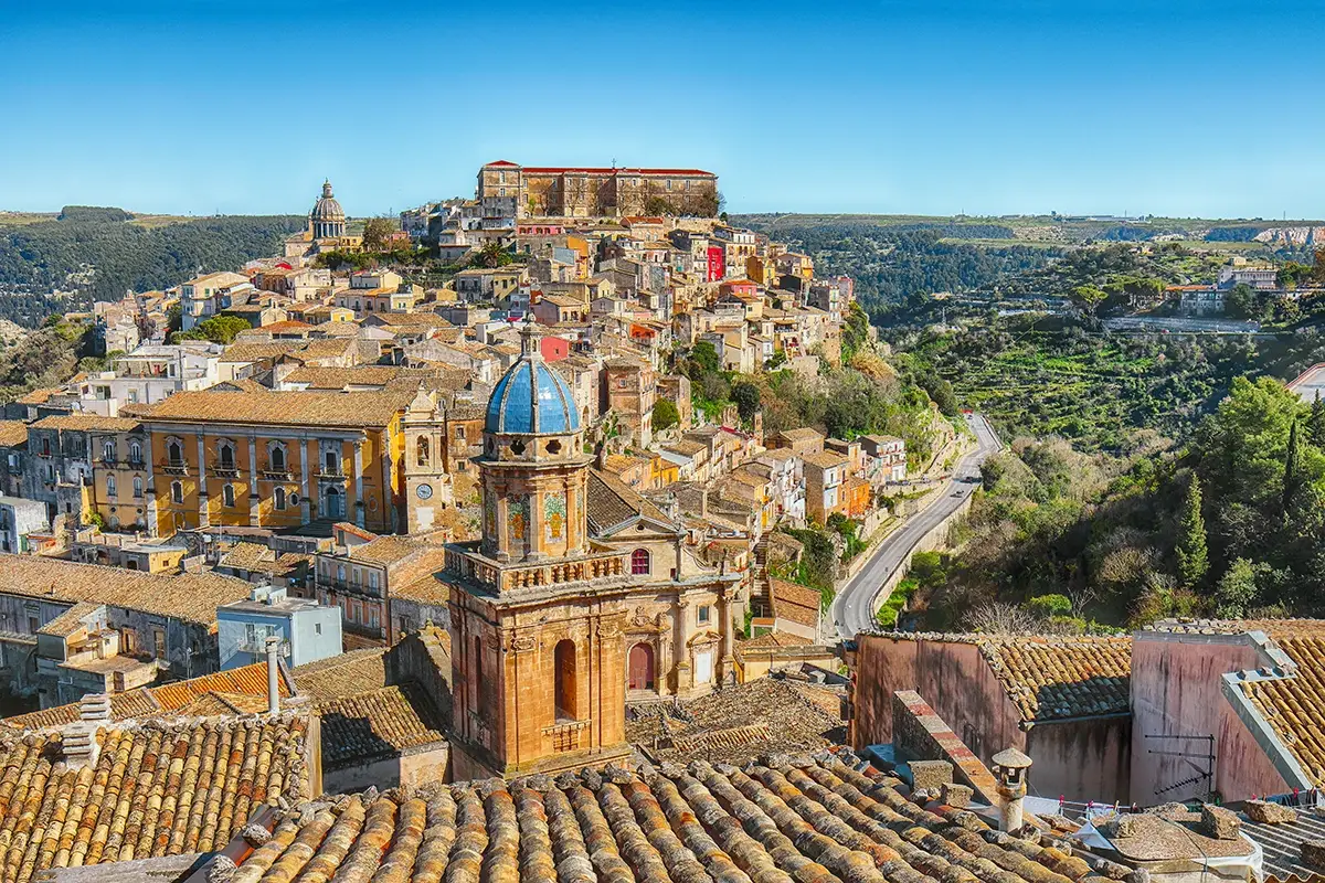 Ragusa Ibla. Foto: pilat666 - stock.adobe.com Sei da vino, birra o cioccolato? C’è un viaggio per te in Veneto, Abruzzo e Sicilia