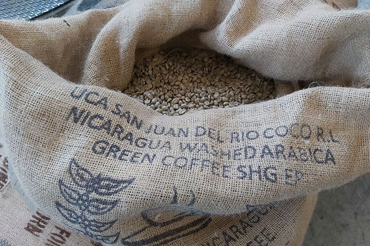 Brasile, India, Colombia, Centro America, Etiopia e Caraibi sono i luoghi dove nascono i caffè Ravasio (Ravasio 1926, filiera controllata dal contadino al consumatore)